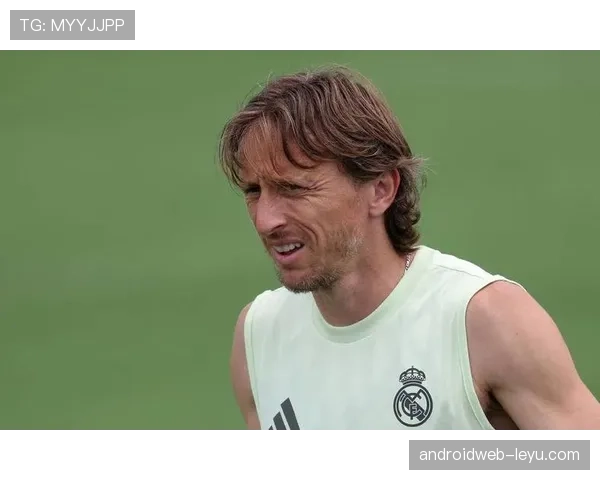 莫德里奇再创历史，世界杯赛场续写克罗地亚传奇篇章