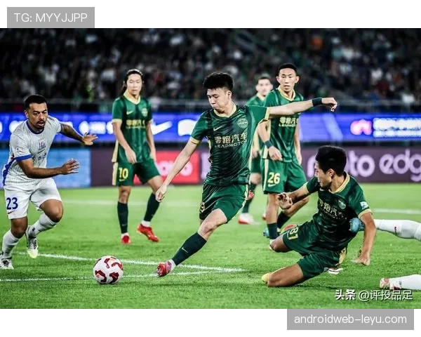 数据分析揭示本赛季球队表现新趋势，争冠格局愈发激烈