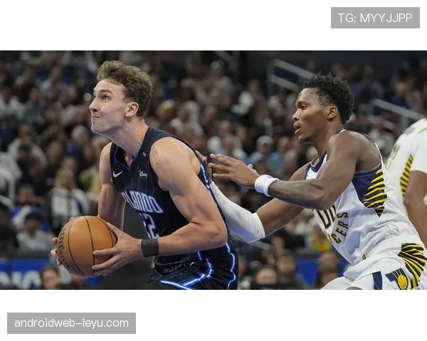 弗朗茨·瓦格纳无球跑动制造错位，拉开空间提升魔术进攻效率